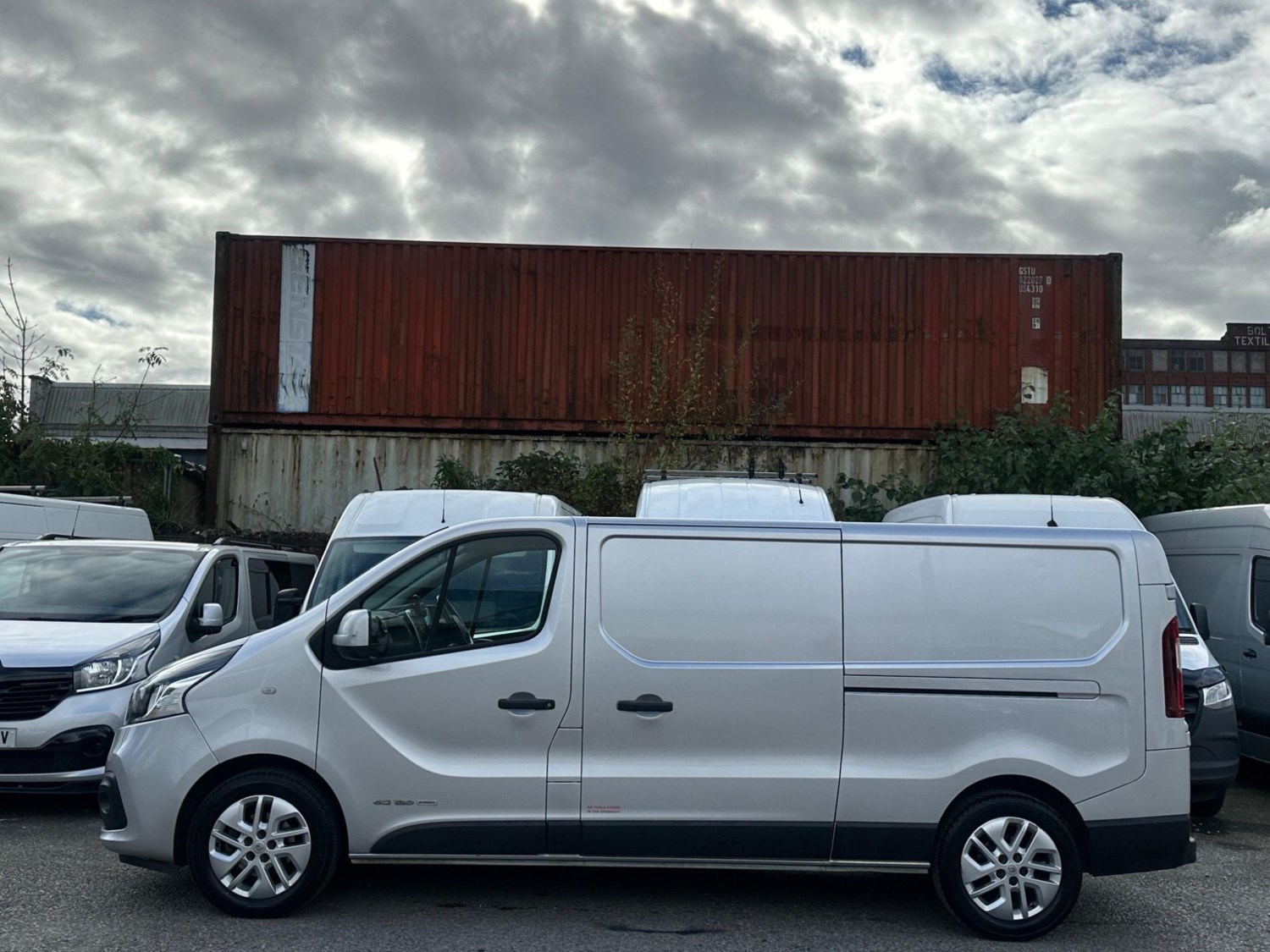 Renault Trafic Listing Image