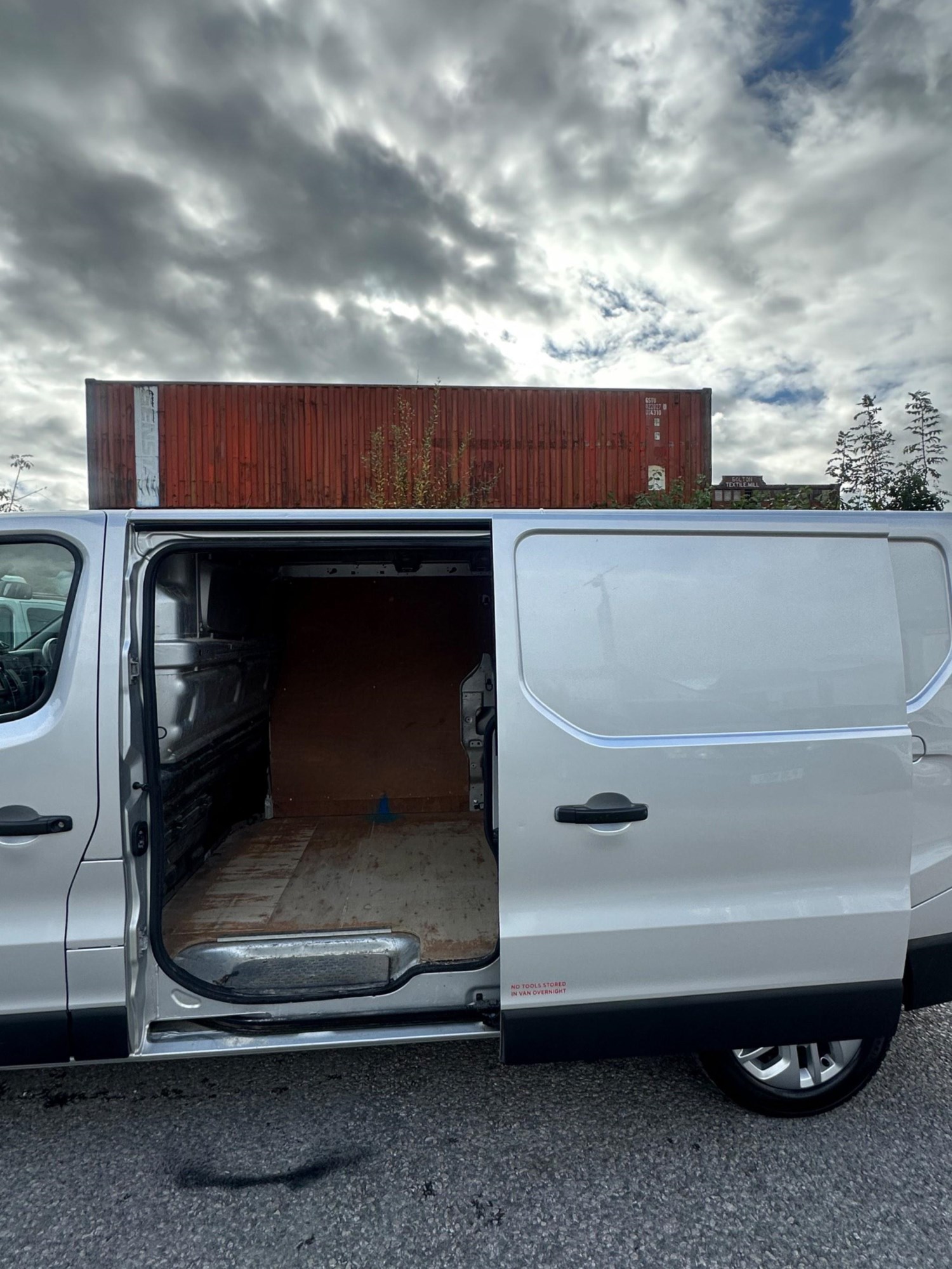 Renault Trafic Listing Image