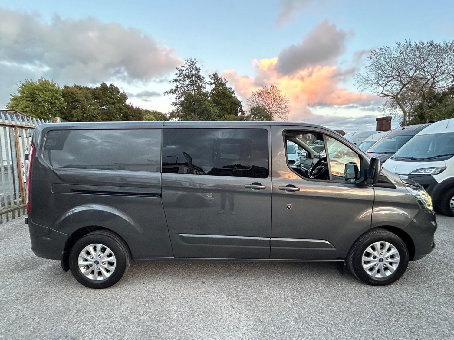 Ford Transit Custom Listing Image