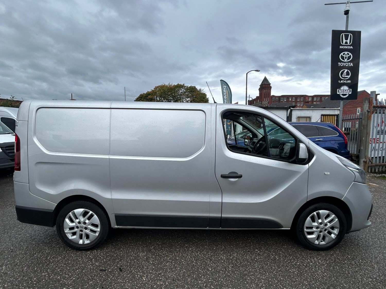 Renault Trafic Listing Image