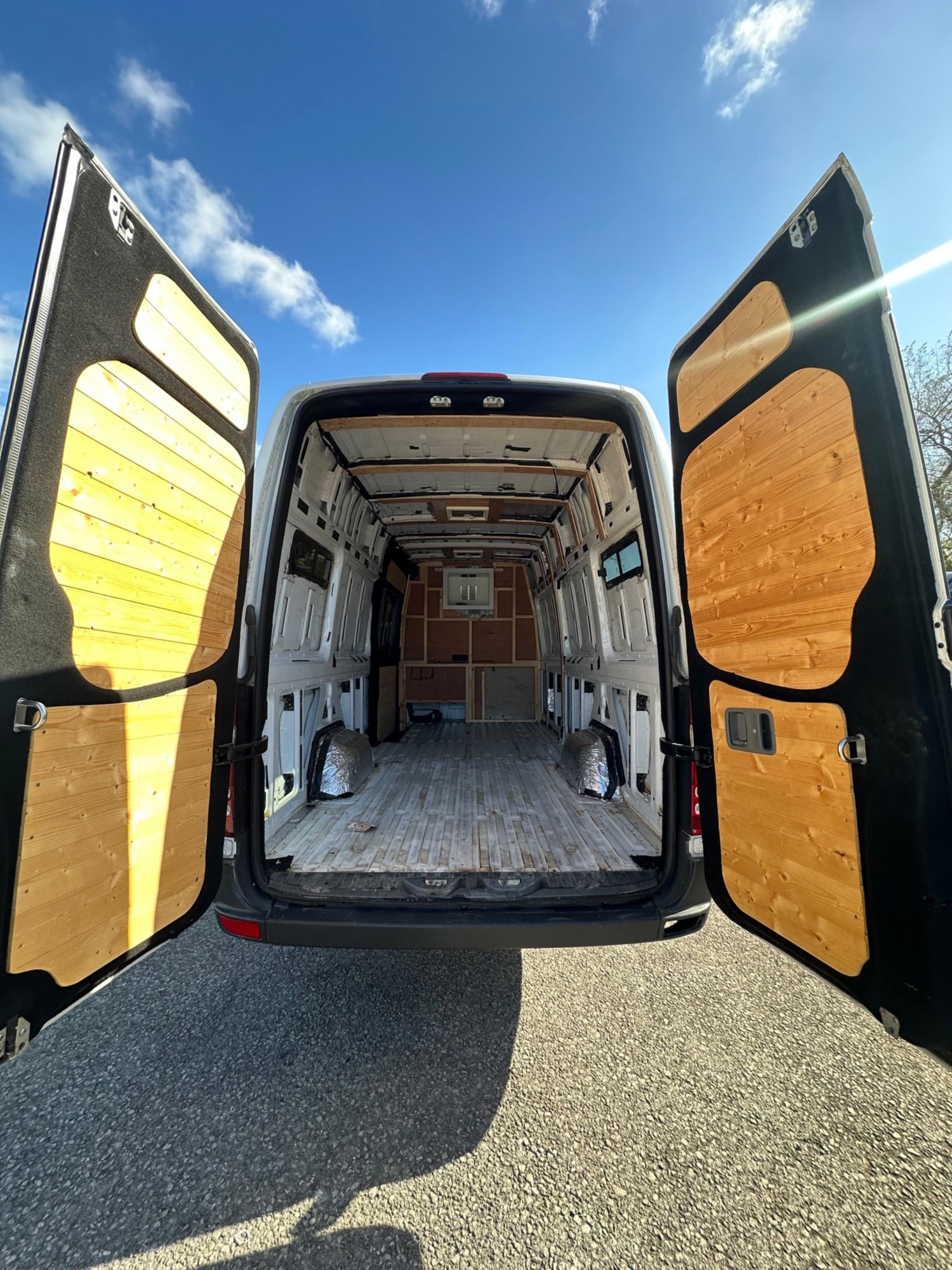 Mercedes-Benz Sprinter Listing Image