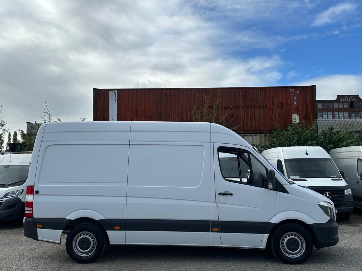 Mercedes-Benz Sprinter Listing Image