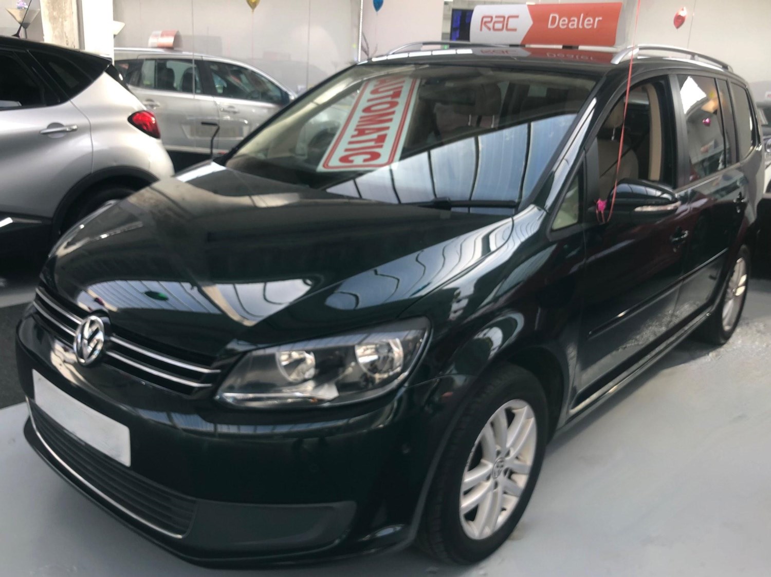 Volkswagen Touran Listing Image