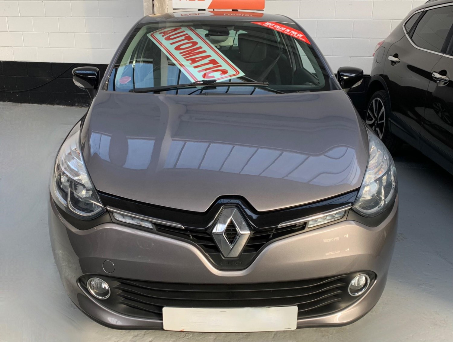 Renault Clio Listing Image