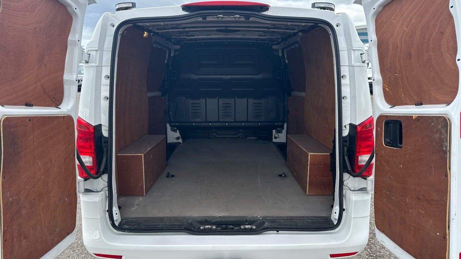 Mercedes-Benz Vito Listing Image