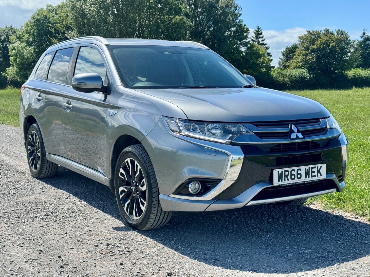 Mitsubishi Outlander Listing Image