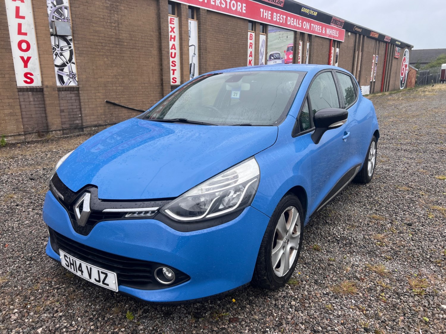 Renault Clio Listing Image