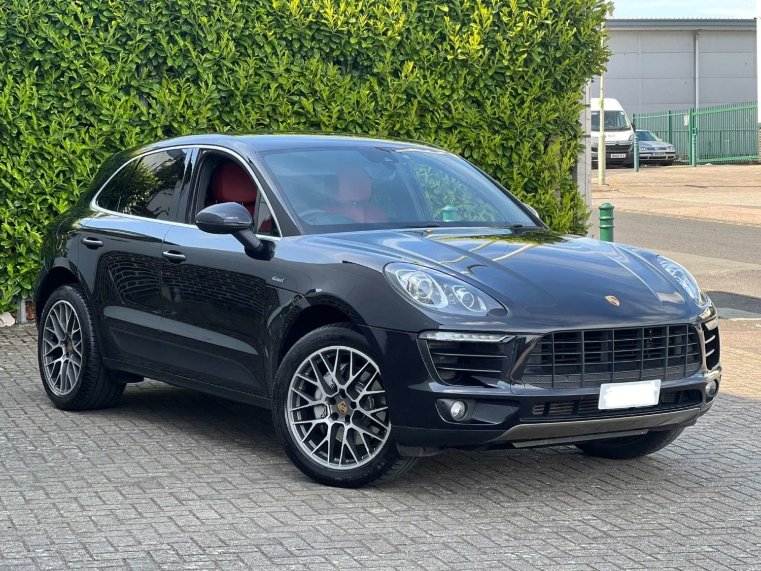 Porsche Macan Listing Image