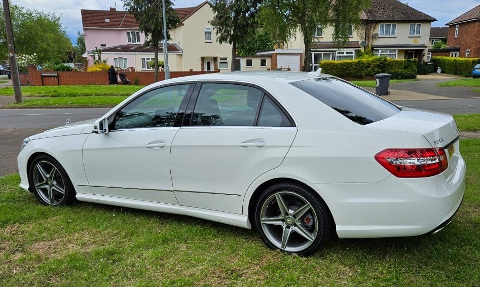 Mercedes-Benz E-Class Listing Image