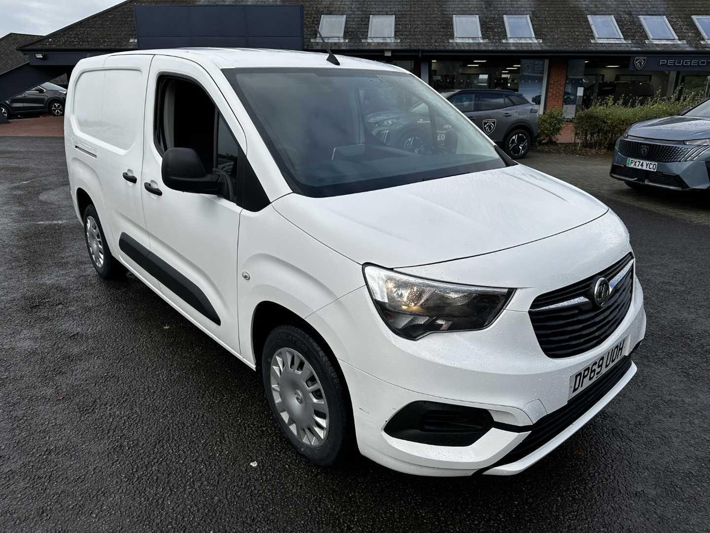 Vauxhall Combo Listing Image