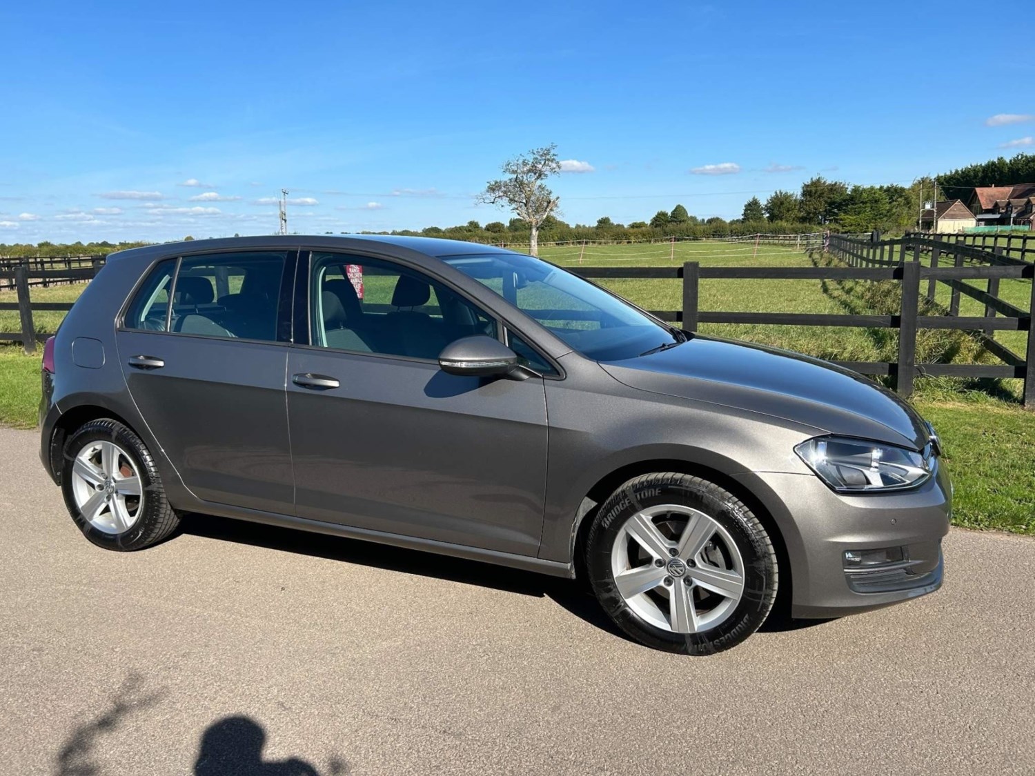 Volkswagen Golf Listing Image