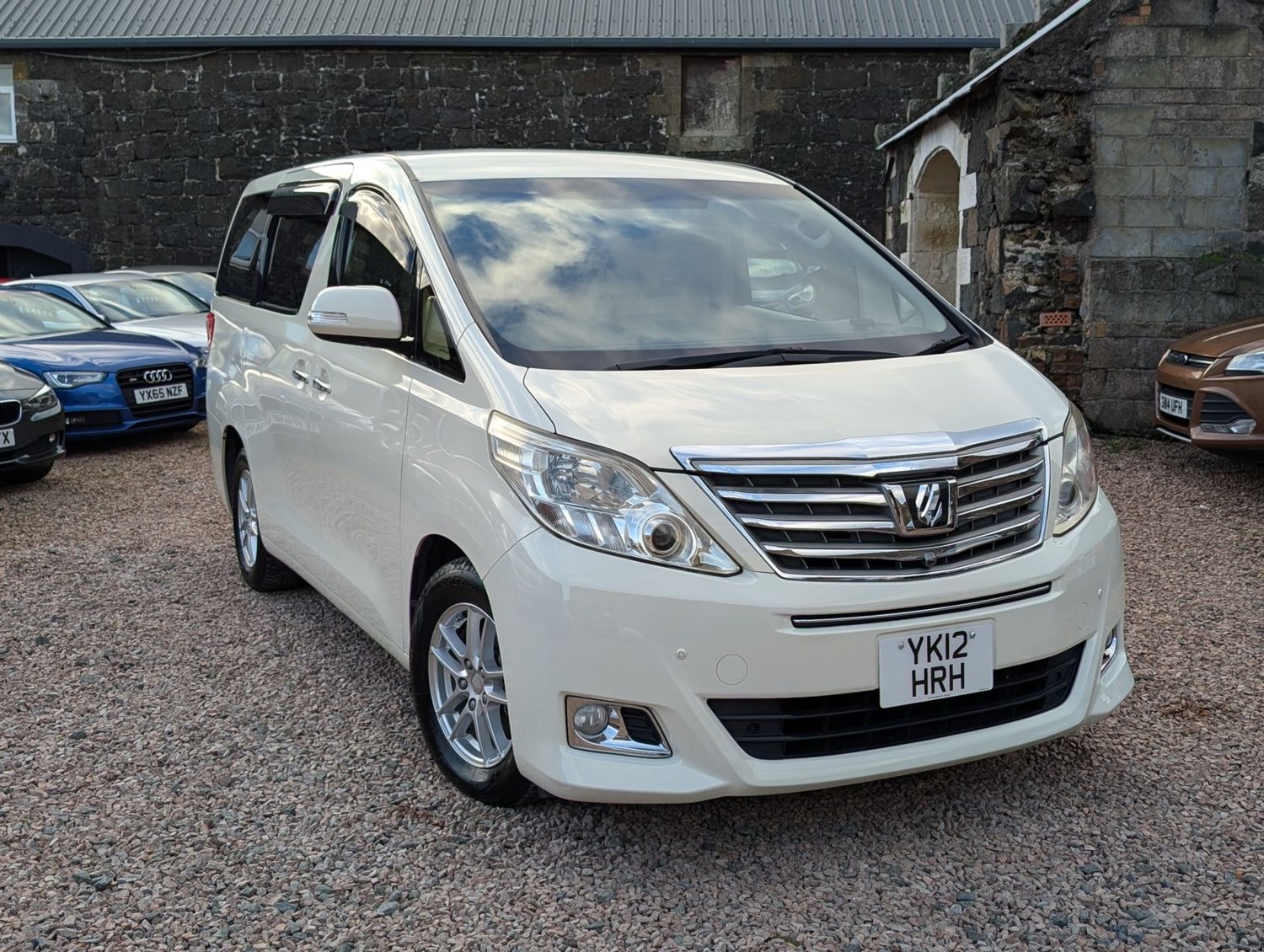 Toyota Alphard Listing Image