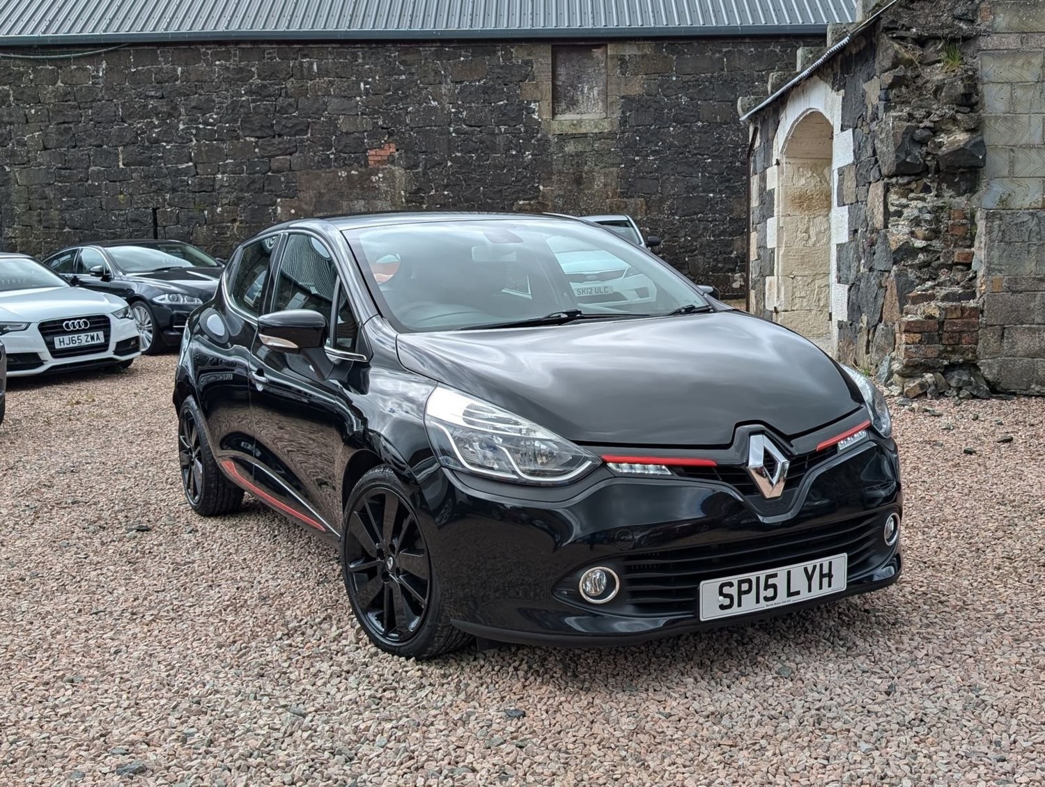 Renault Clio Listing Image