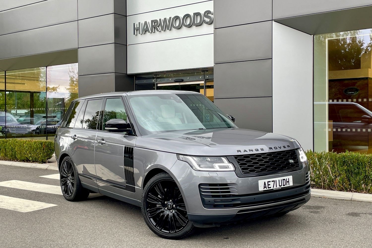 Land Rover Range Rover Listing Image