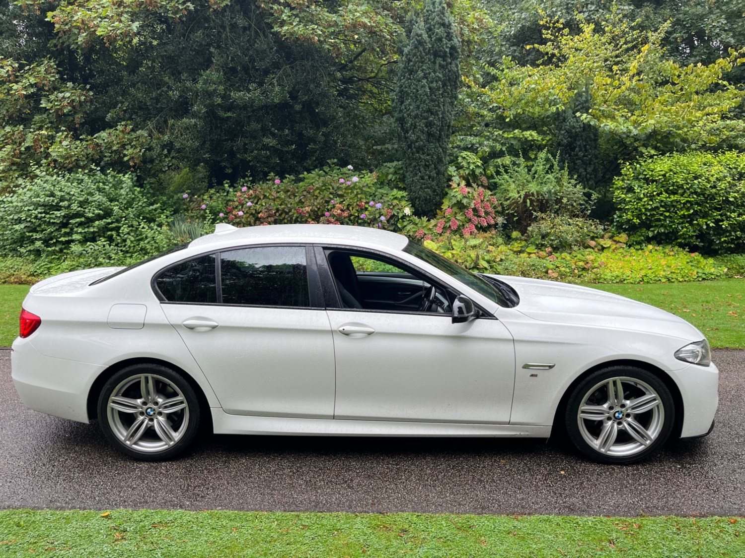 BMW 5 Series Listing Image