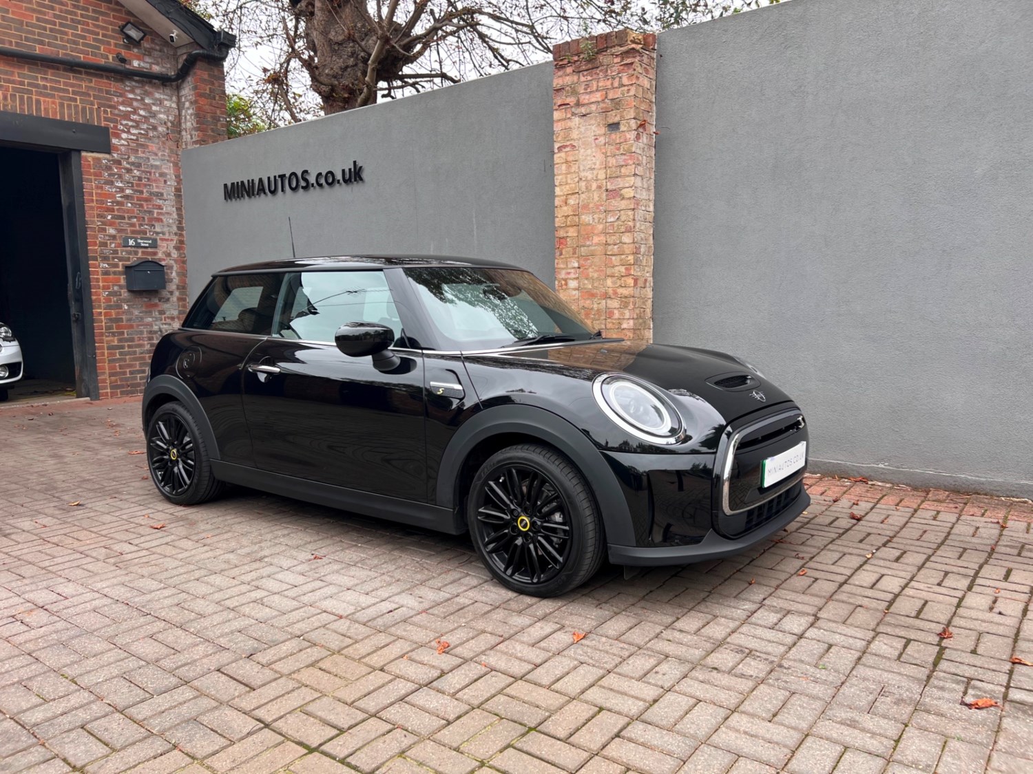 Used MINI HATCHBACK 135kW Cooper S Level 2 33kWh 3dr Auto 3 Doors HATCHBACK for sale in 7 Days a