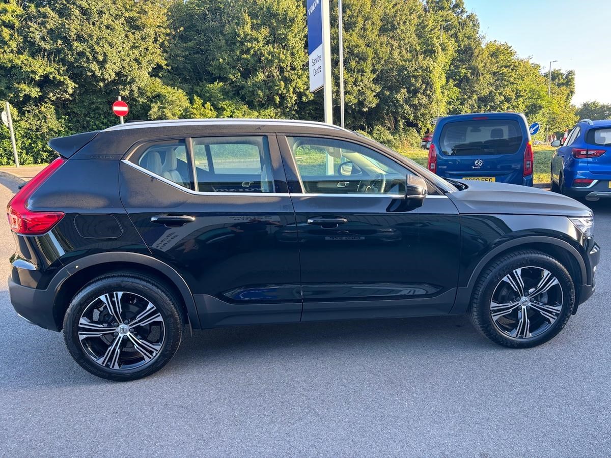 Volvo XC40 Listing Image