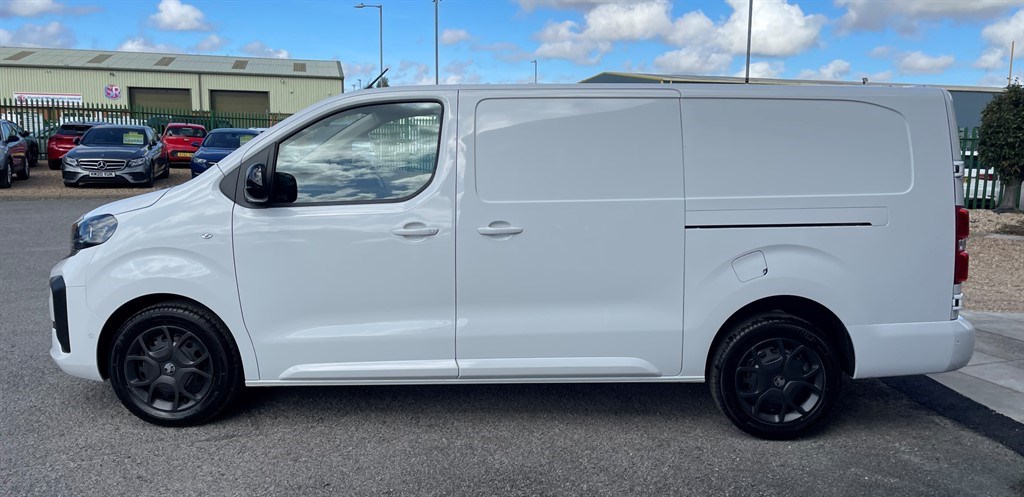 Vauxhall Vivaro Listing Image