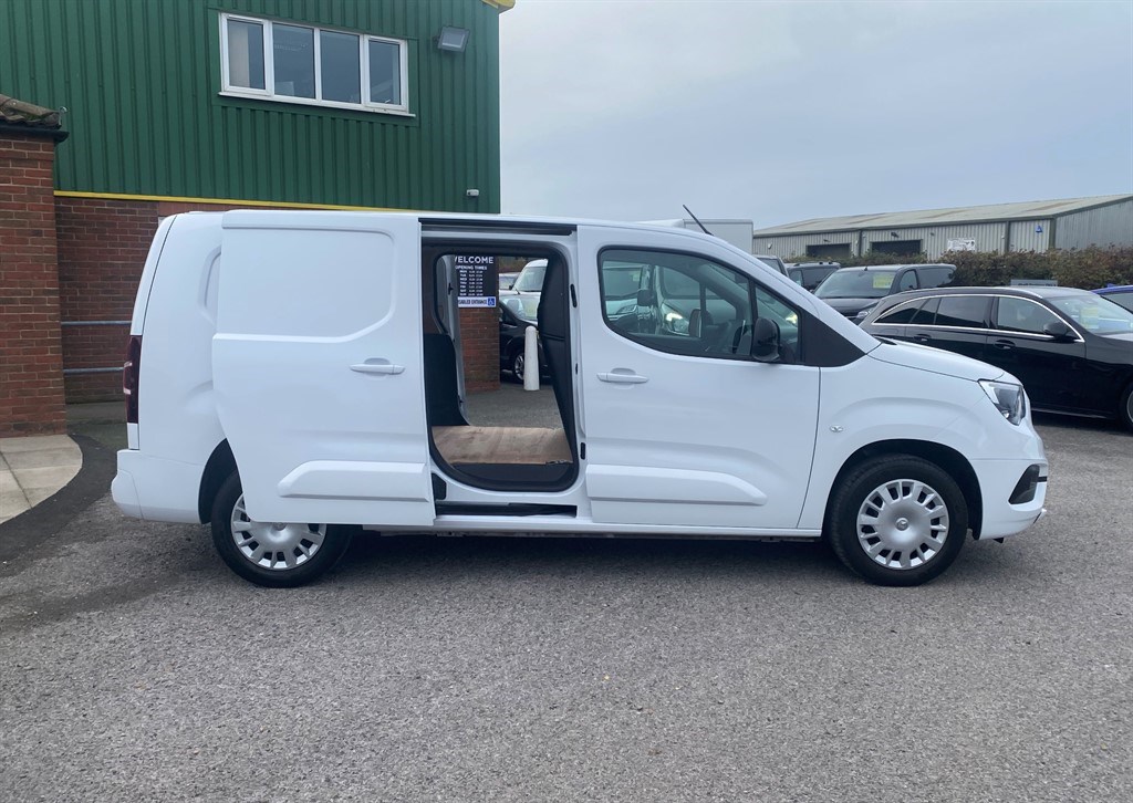 Vauxhall Combo Listing Image