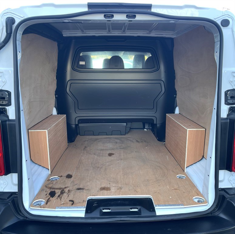 Vauxhall Vivaro Listing Image