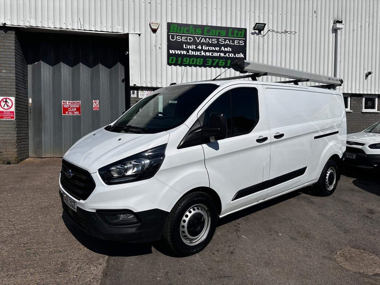 Ford Transit Custom Listing Image