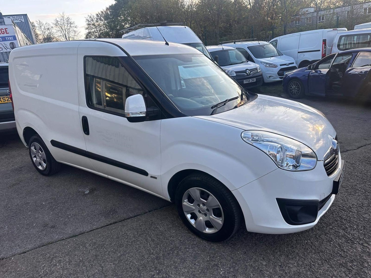 Vauxhall Combo Listing Image