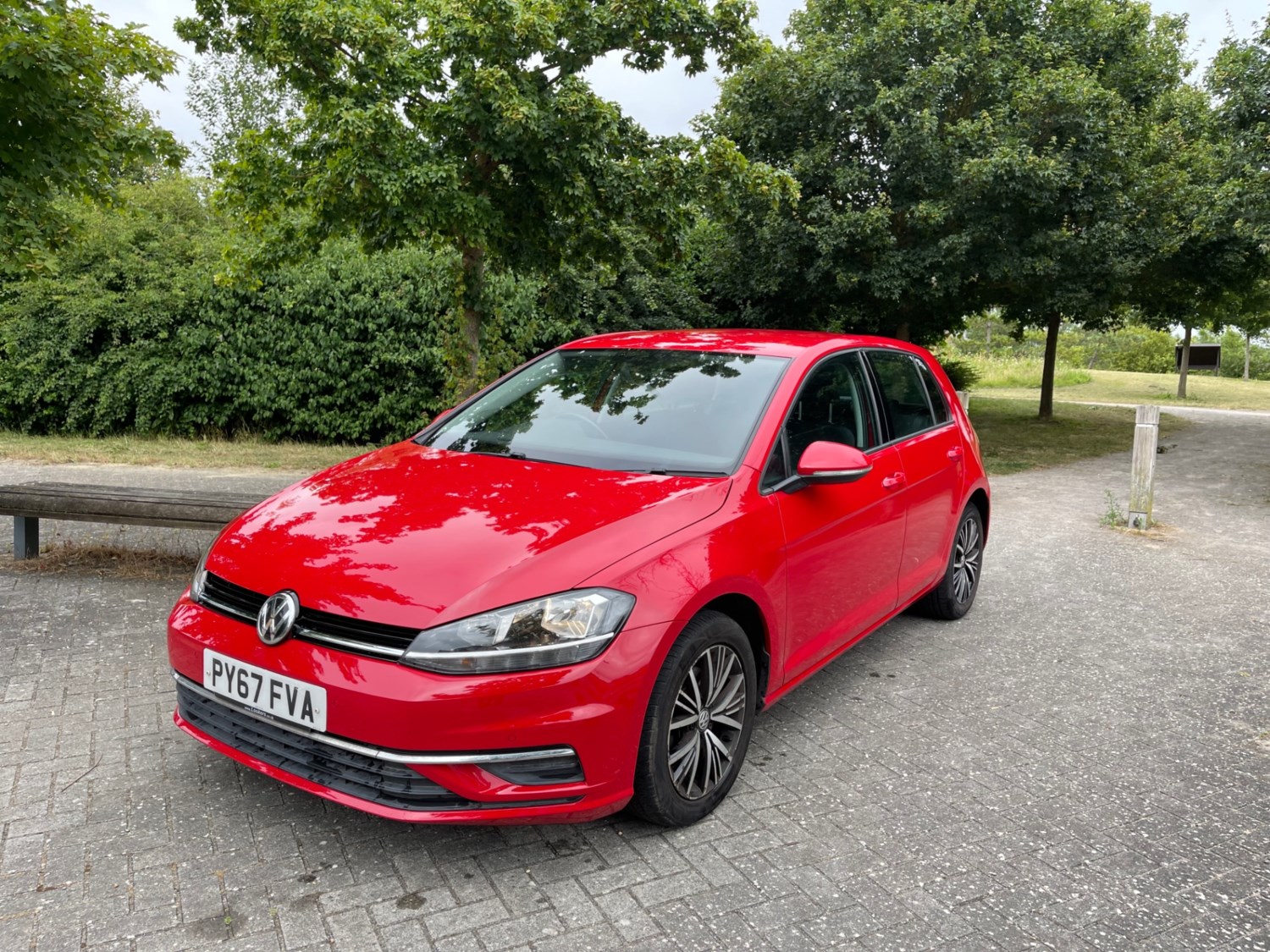 Volkswagen Golf Listing Image