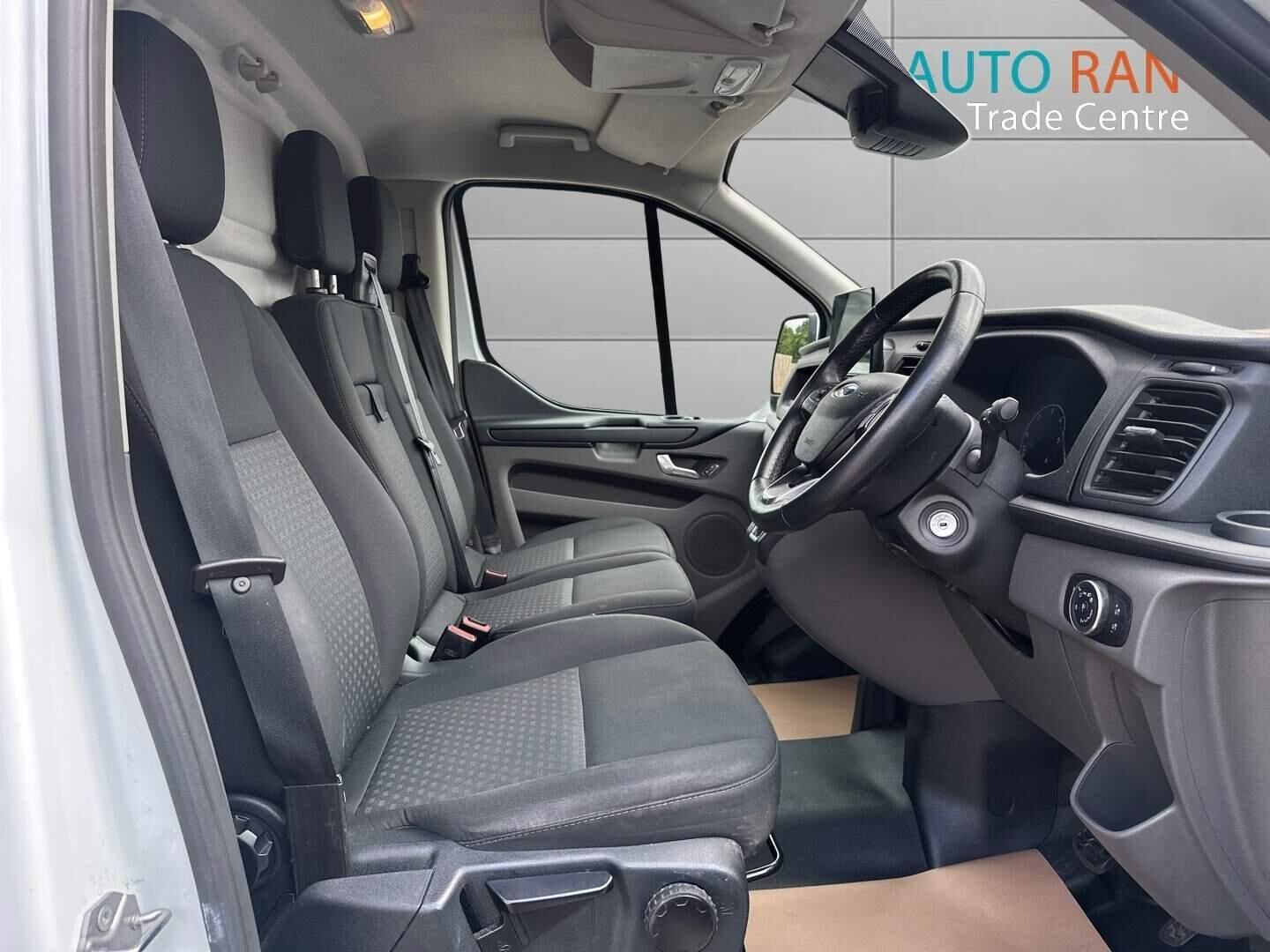 Ford Transit Custom Listing Image