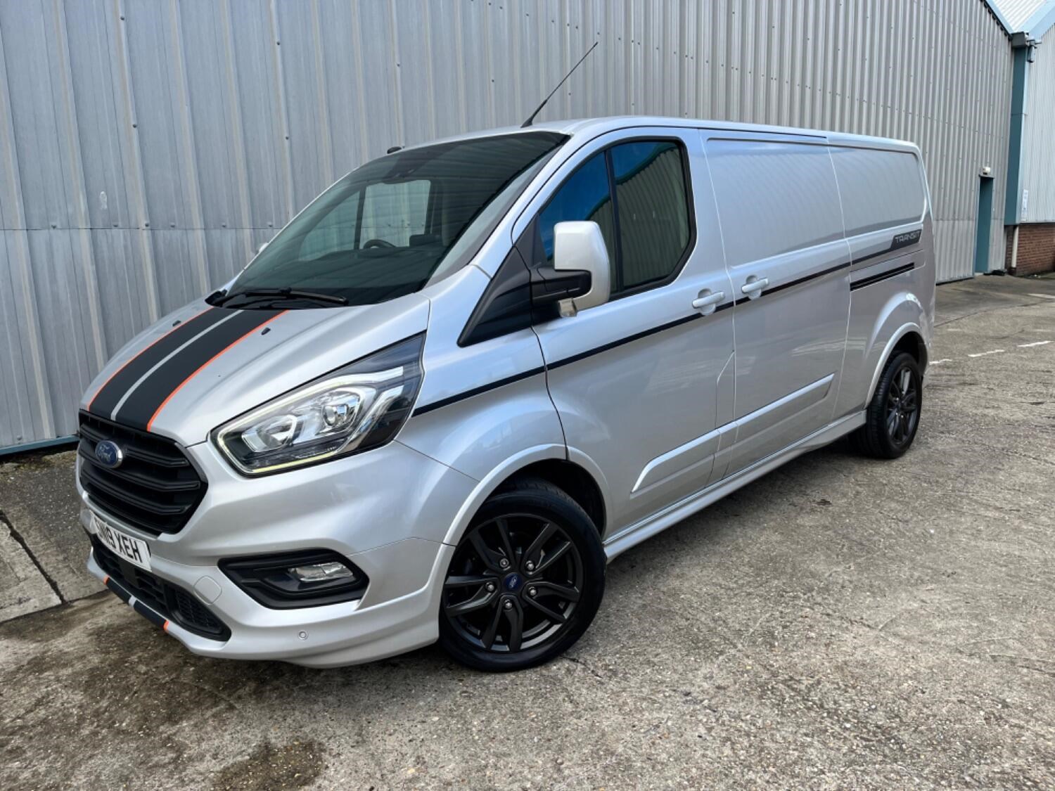 Ford Transit Custom Listing Image