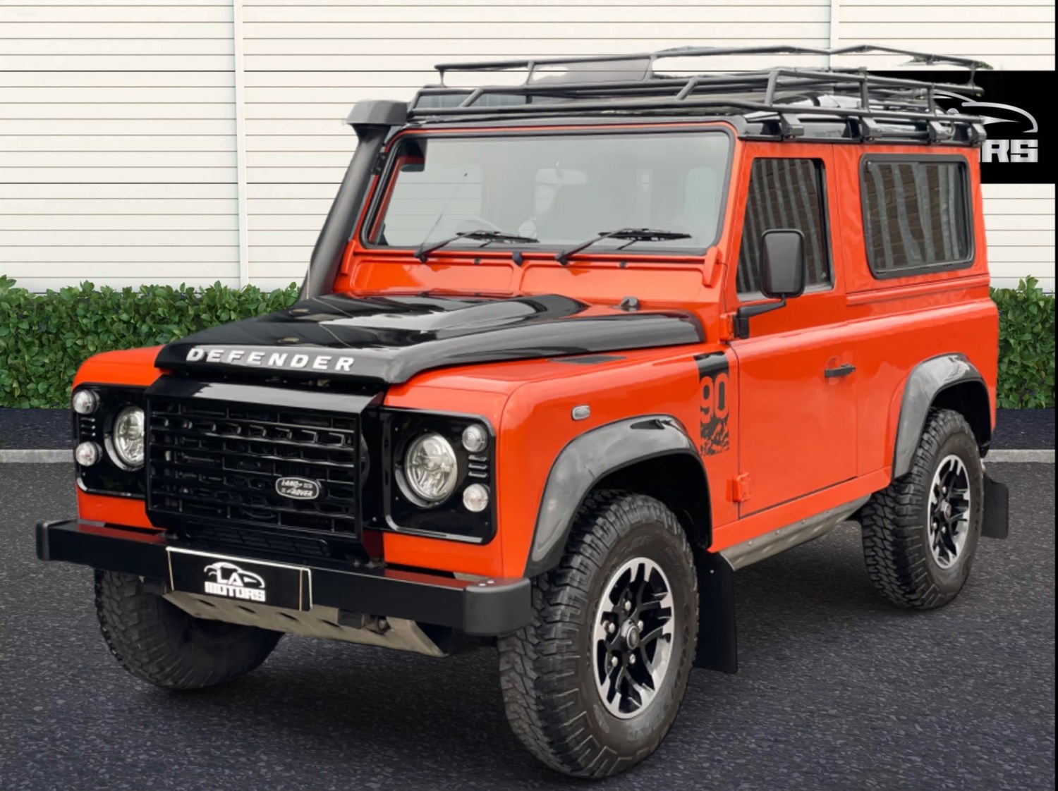 Land Rover Defender Listing Image