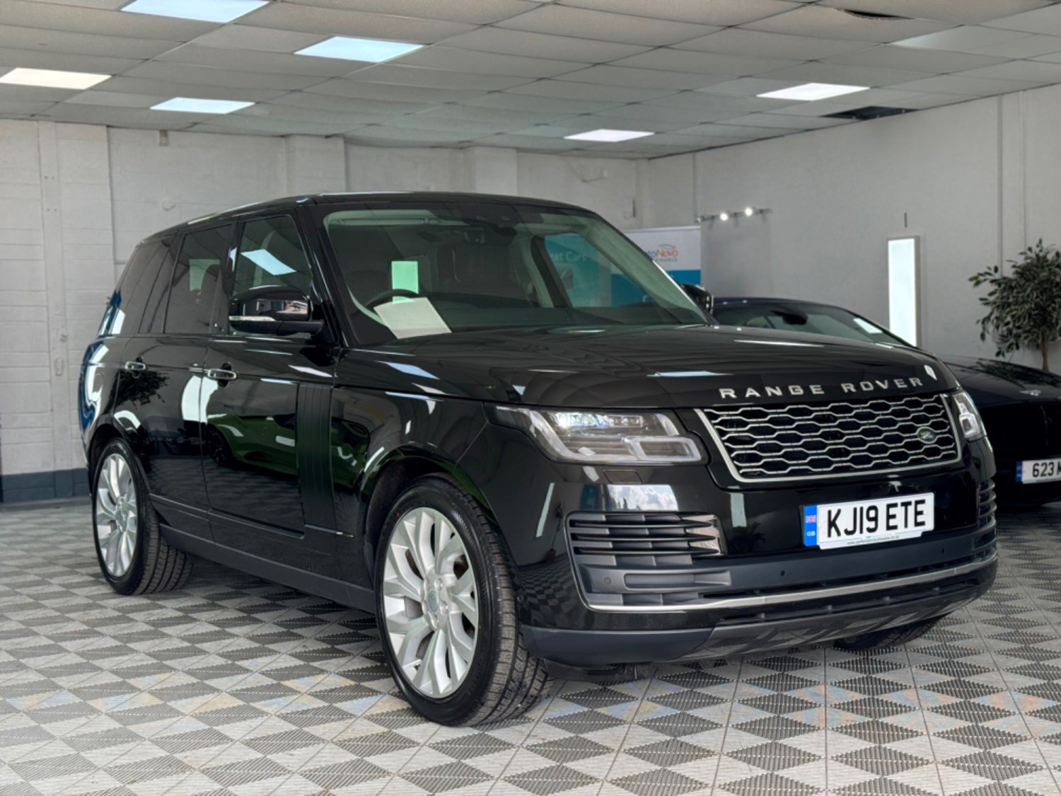 Land Rover Range Rover Listing Image