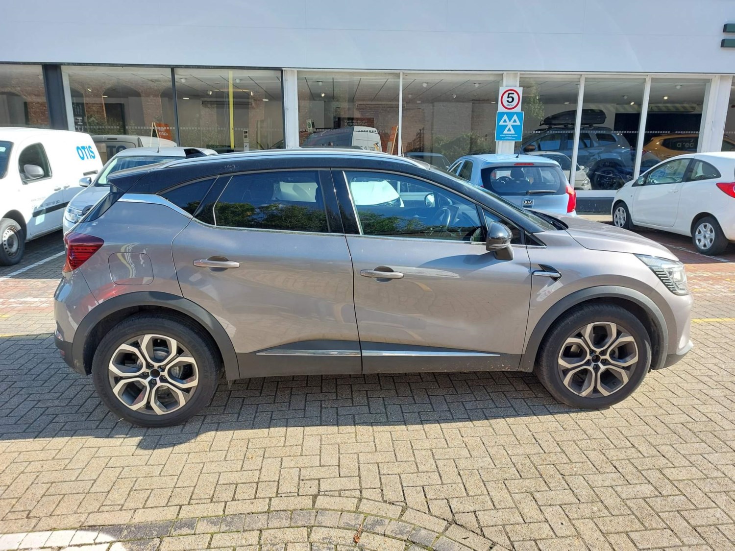 Renault Captur Listing Image