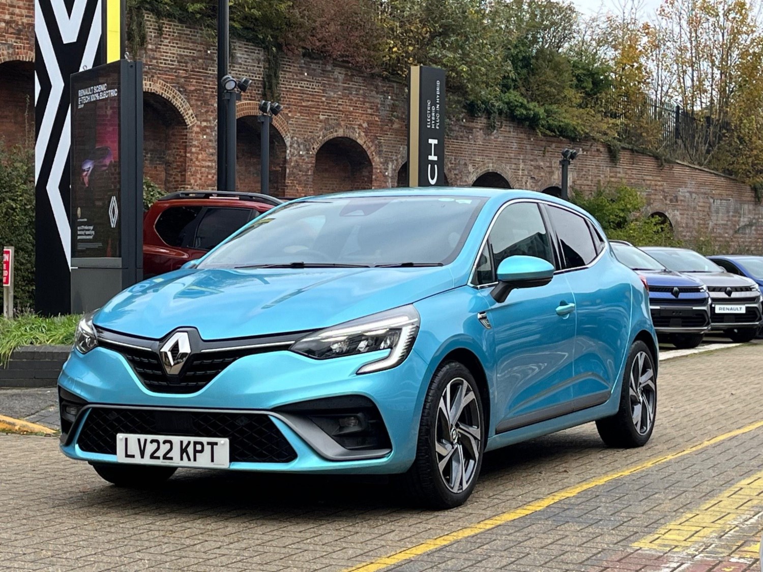 Renault Clio Listing Image