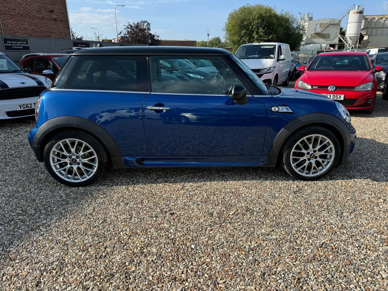 MINI Hatch Listing Image