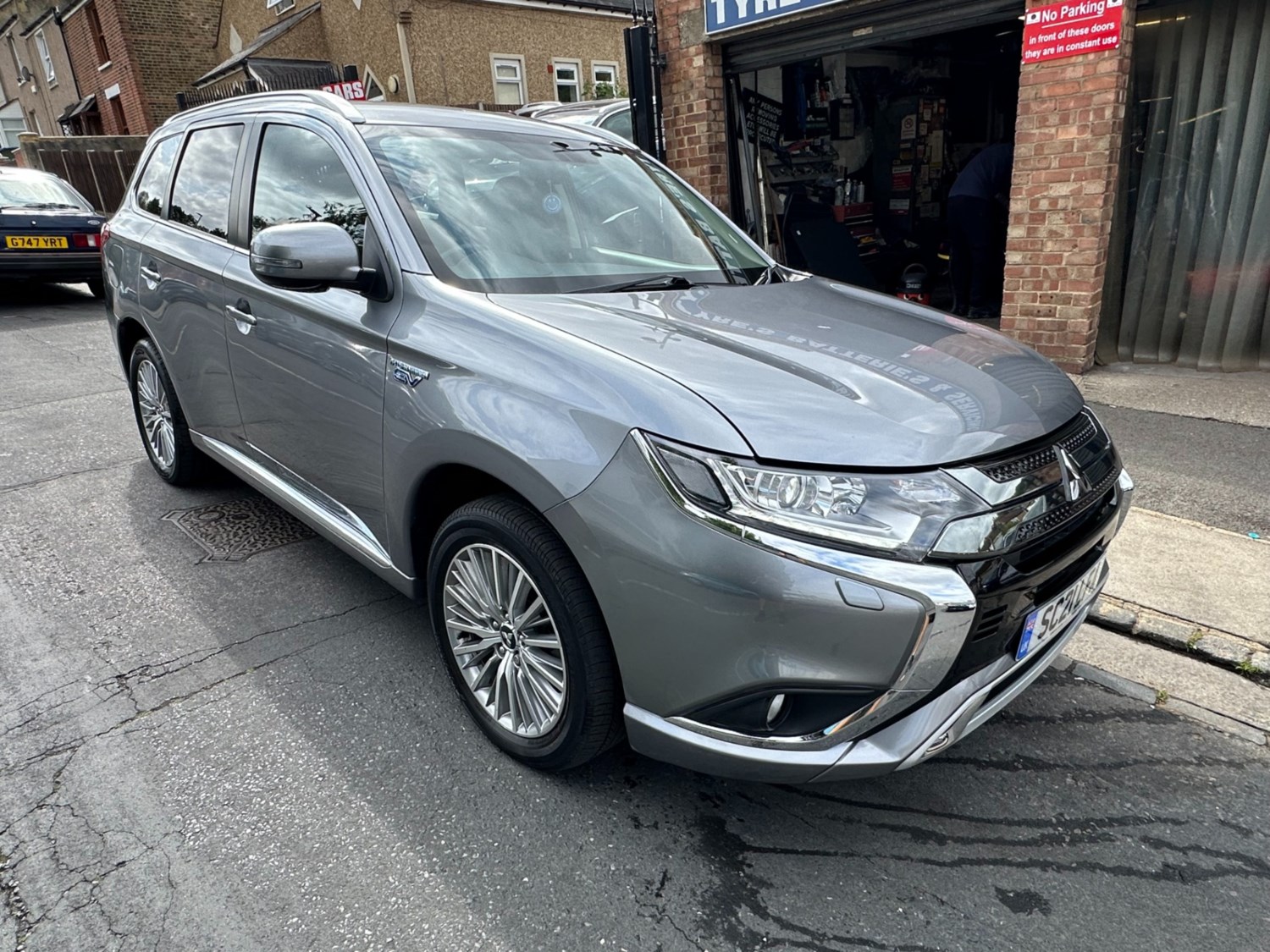 Mitsubishi Outlander Listing Image