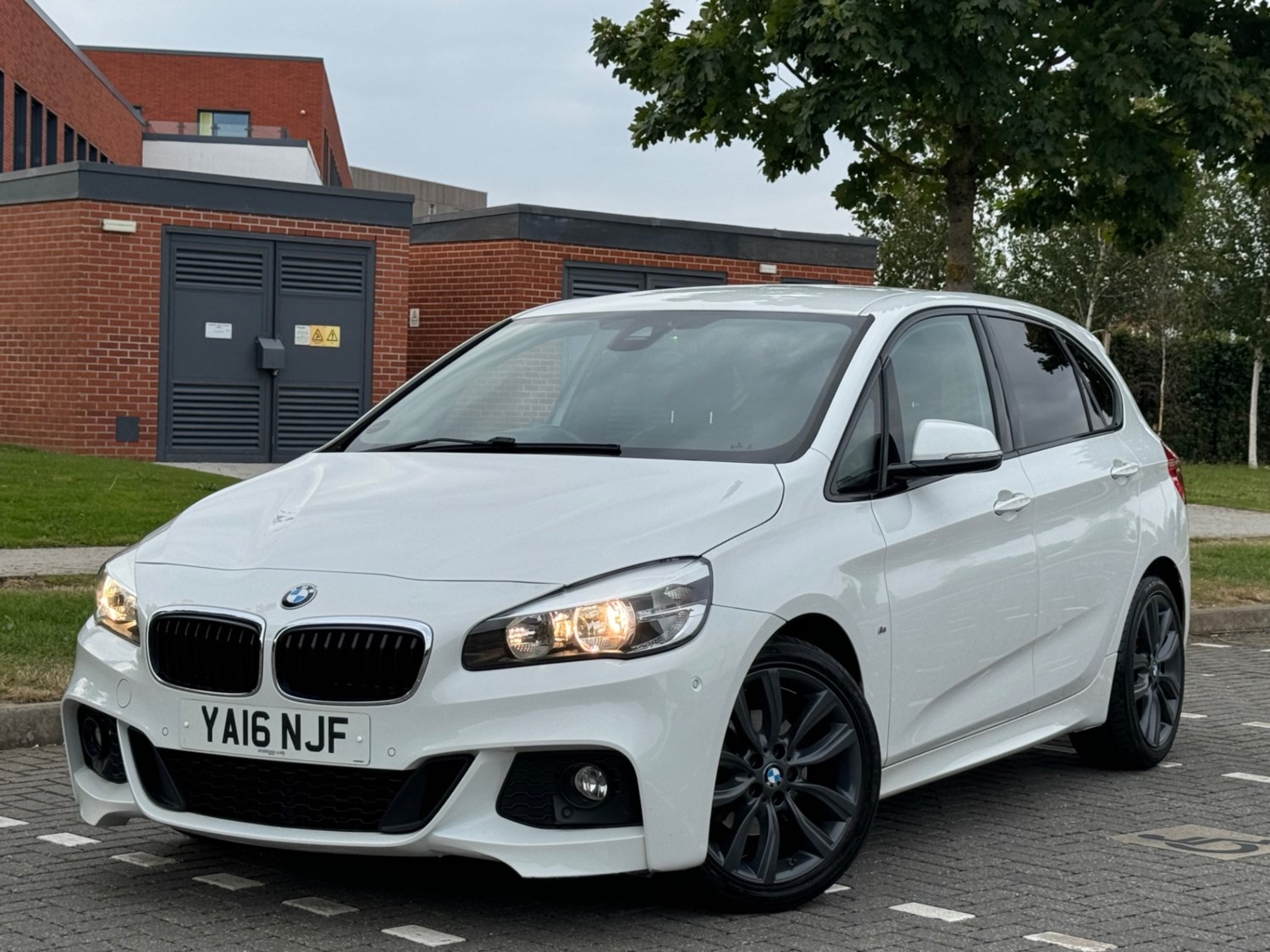 BMW 2 Series Listing Image