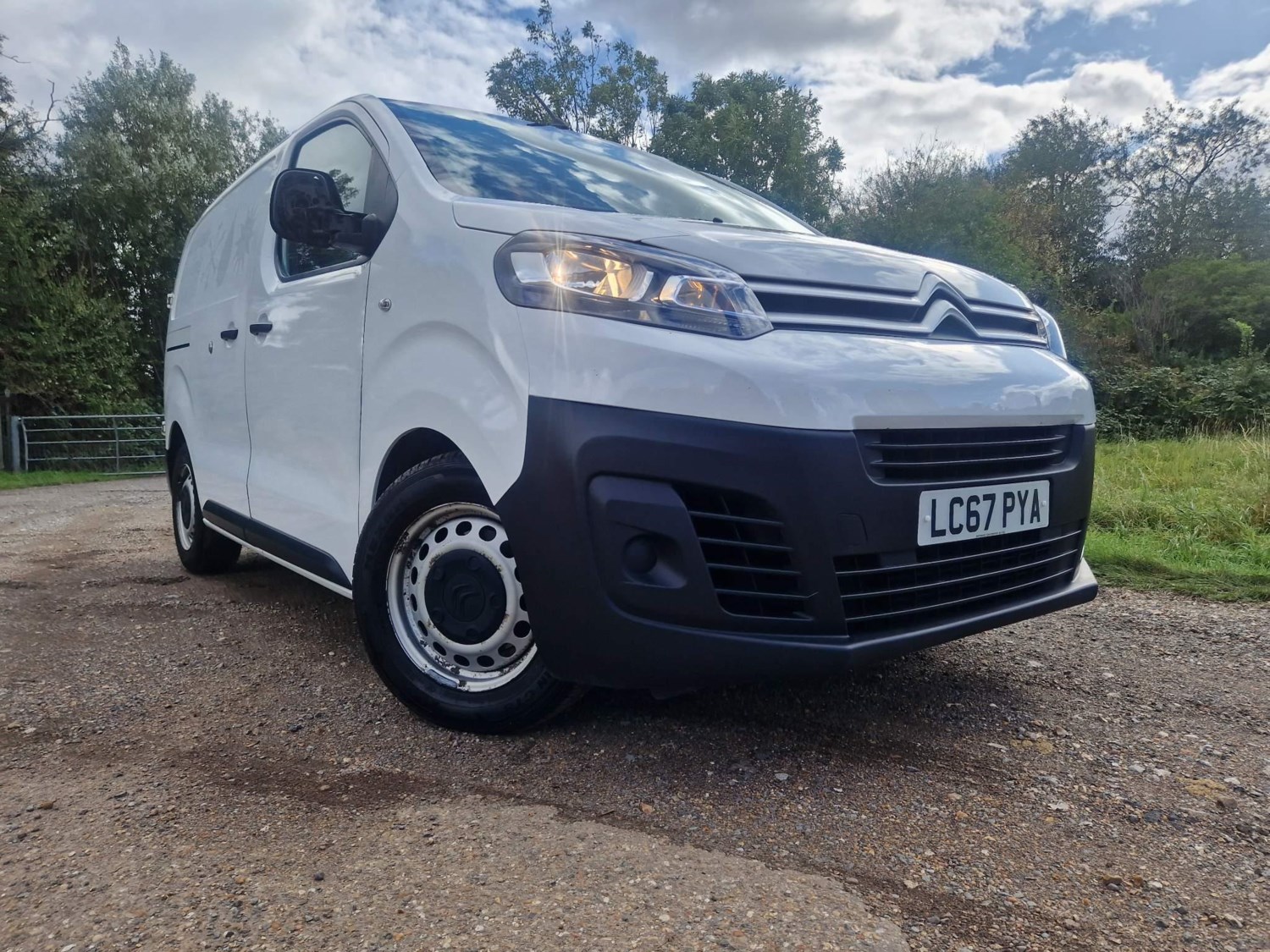 Citroen Dispatch Listing Image