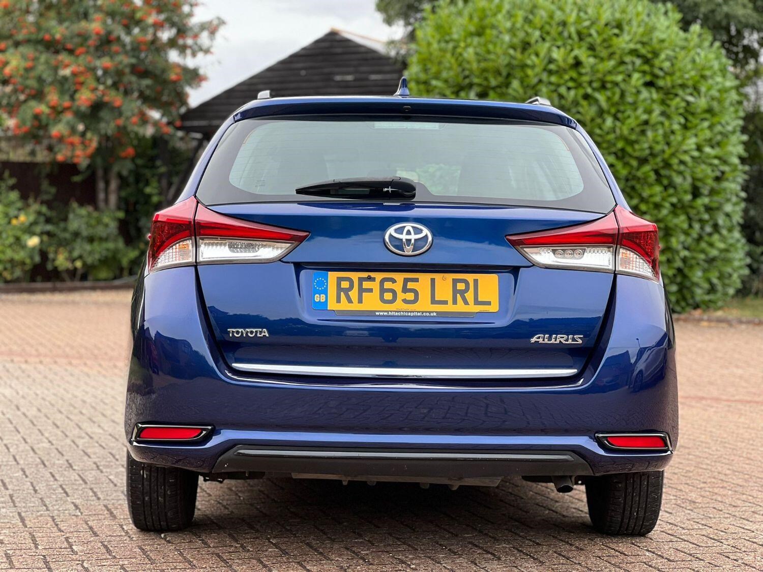 Toyota Auris Listing Image