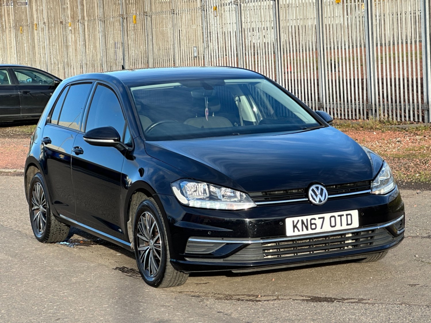 Volkswagen Golf Listing Image