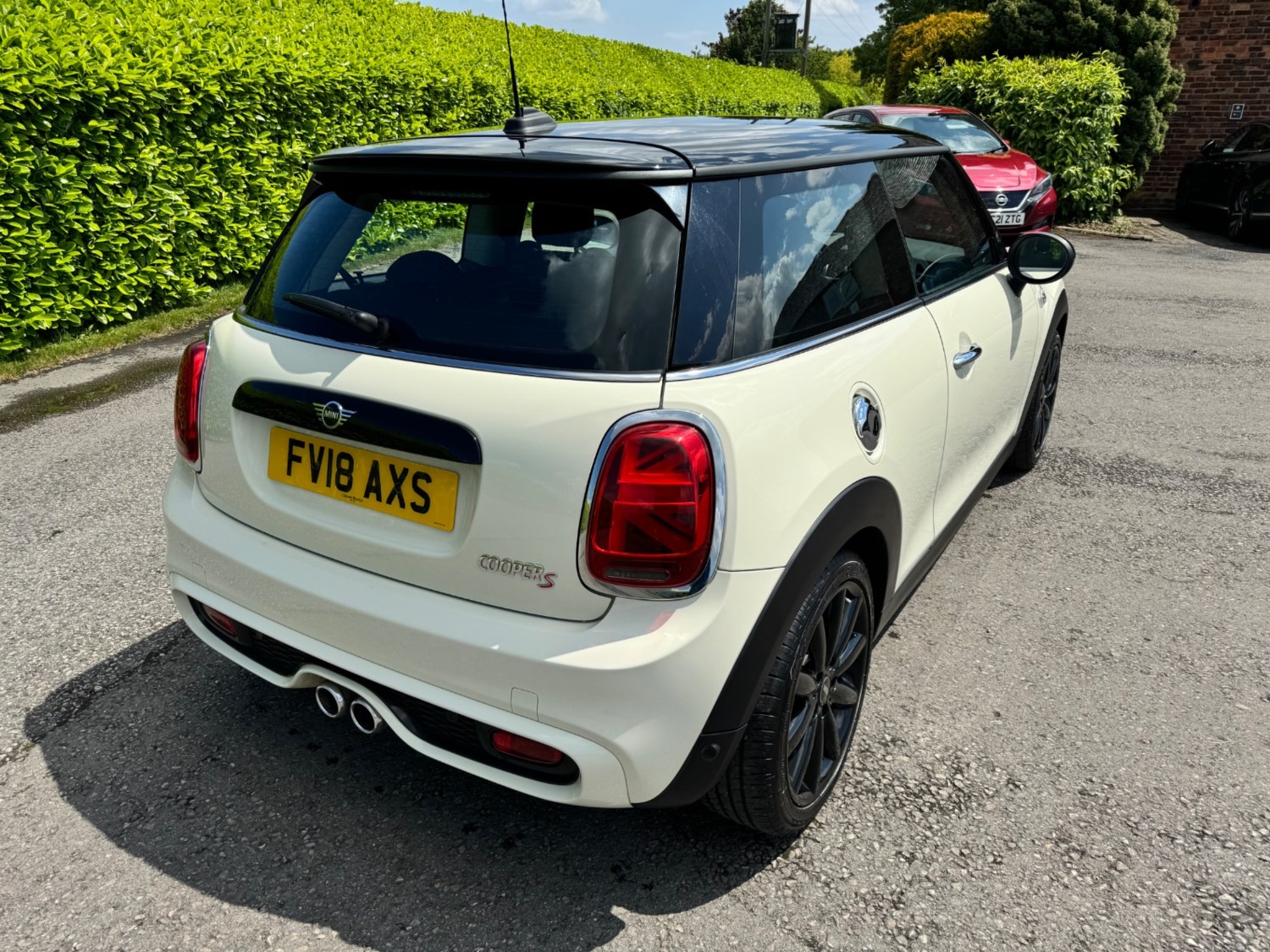 MINI Hatch Listing Image