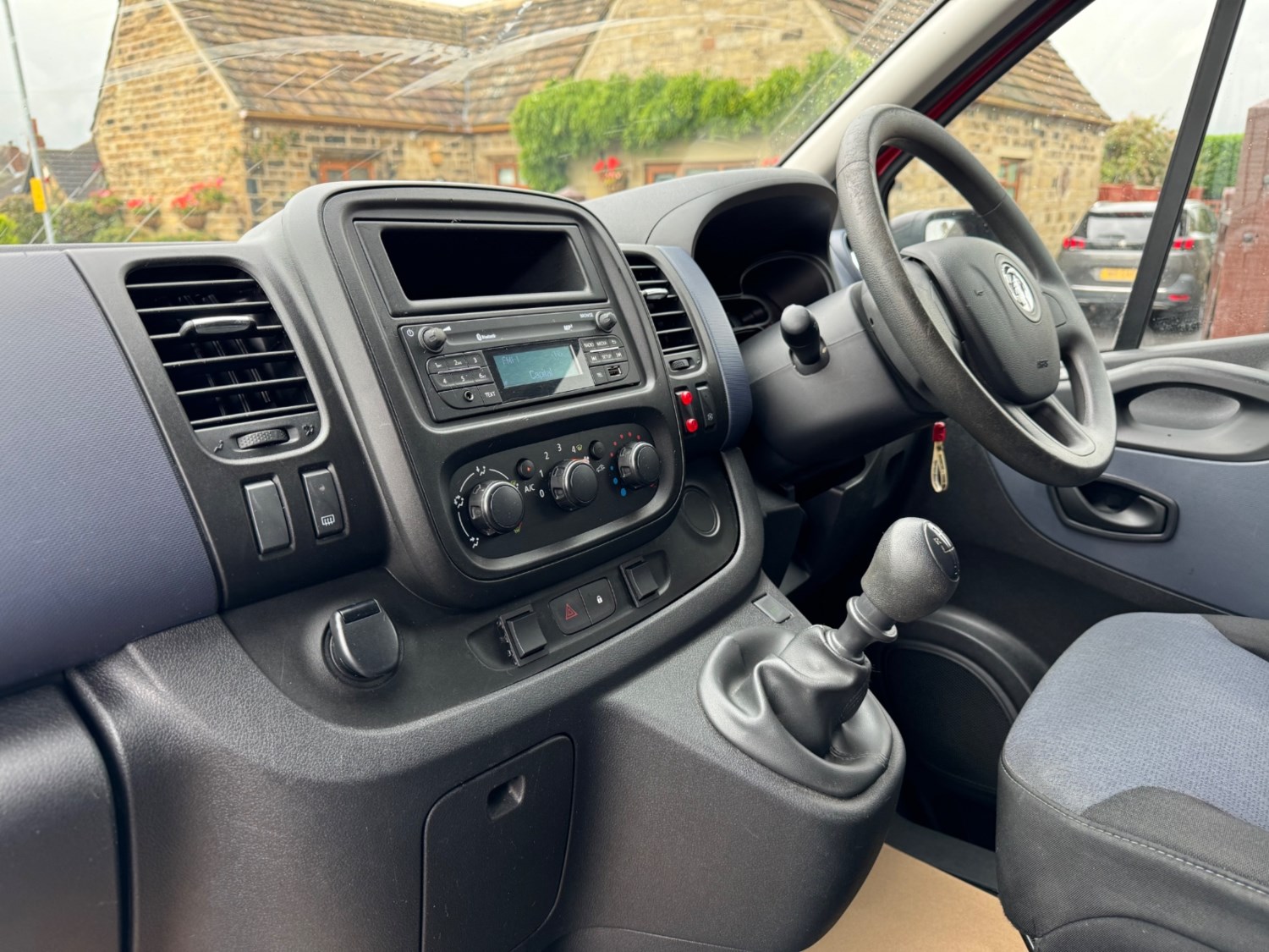 Vauxhall Vivaro Listing Image