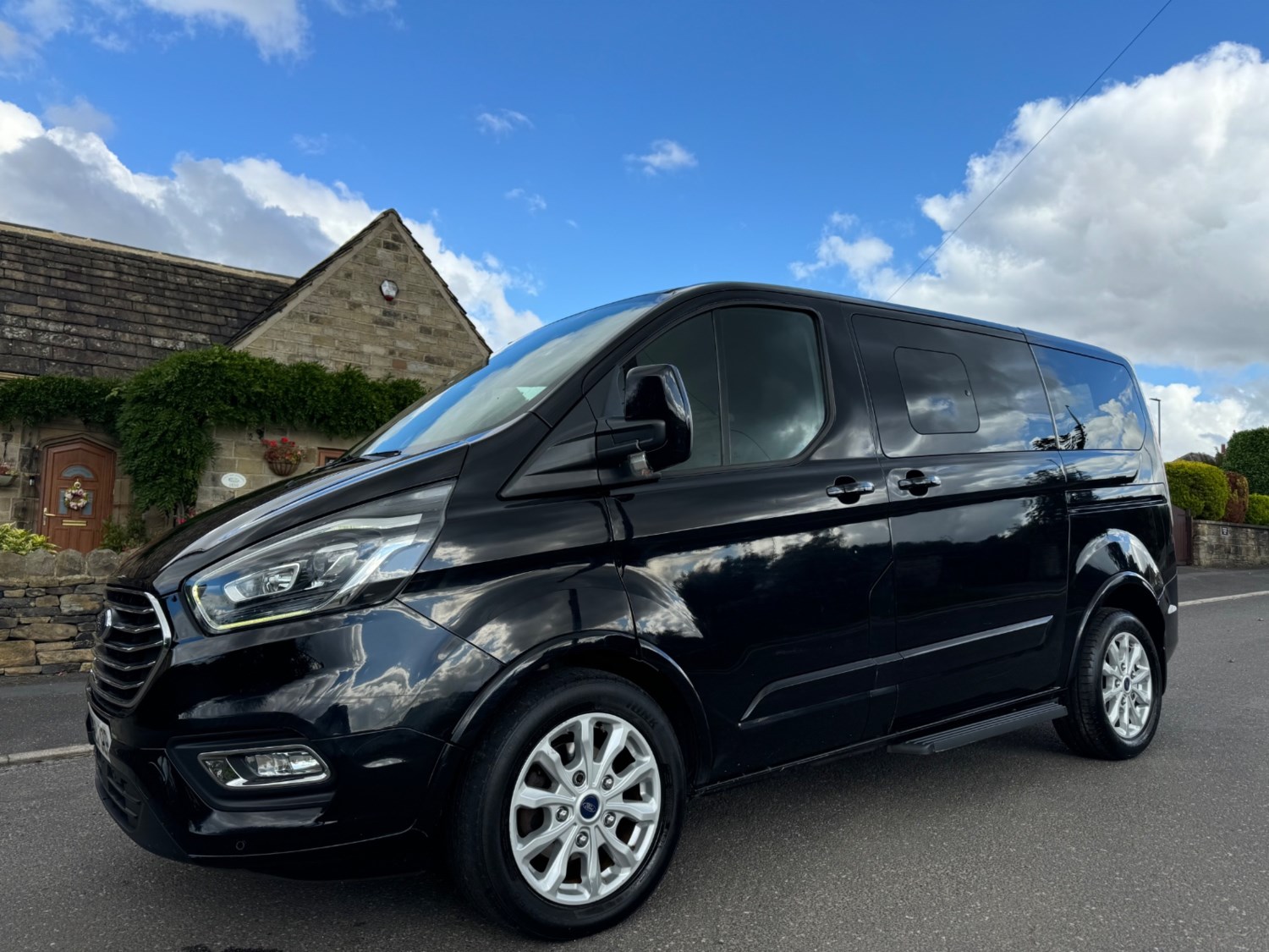 Ford Tourneo Custom Listing Image