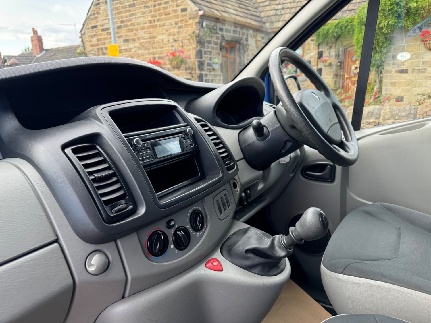 Renault Trafic Listing Image