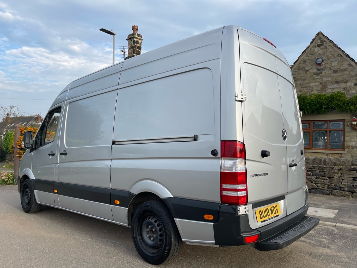 Mercedes-Benz Sprinter Listing Image