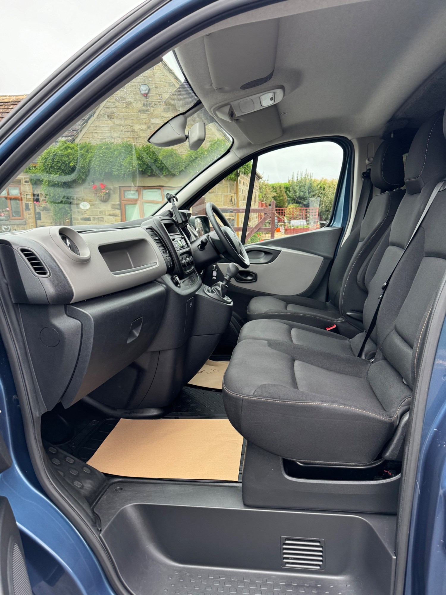 Renault Trafic Listing Image