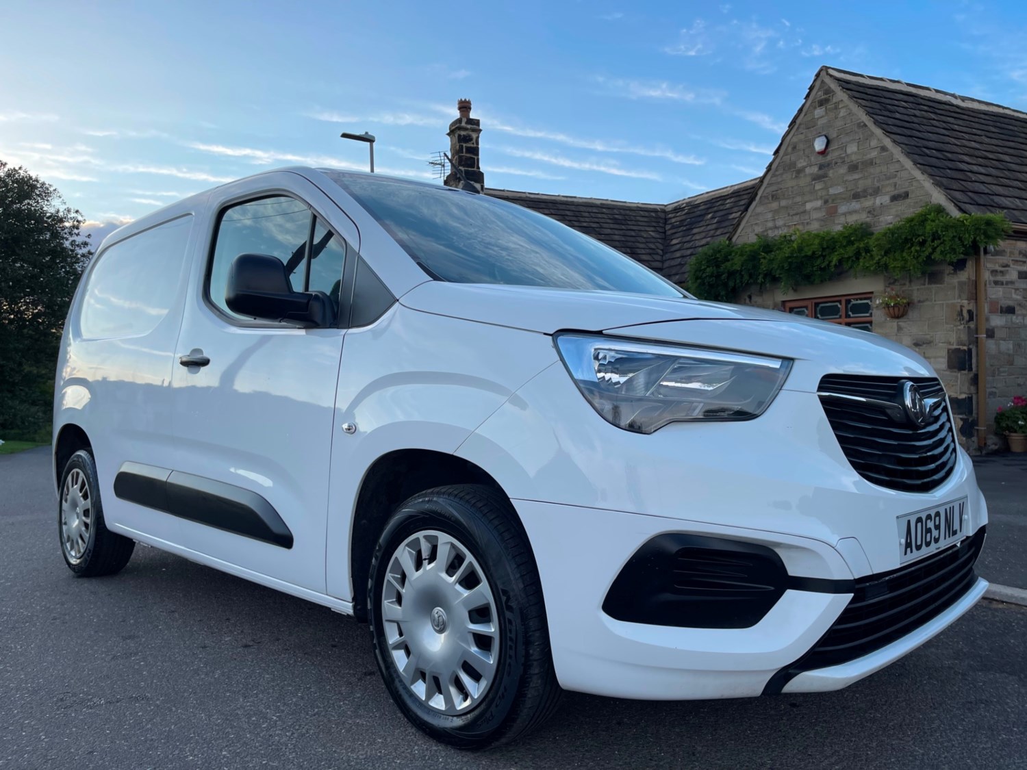 Vauxhall Combo Listing Image