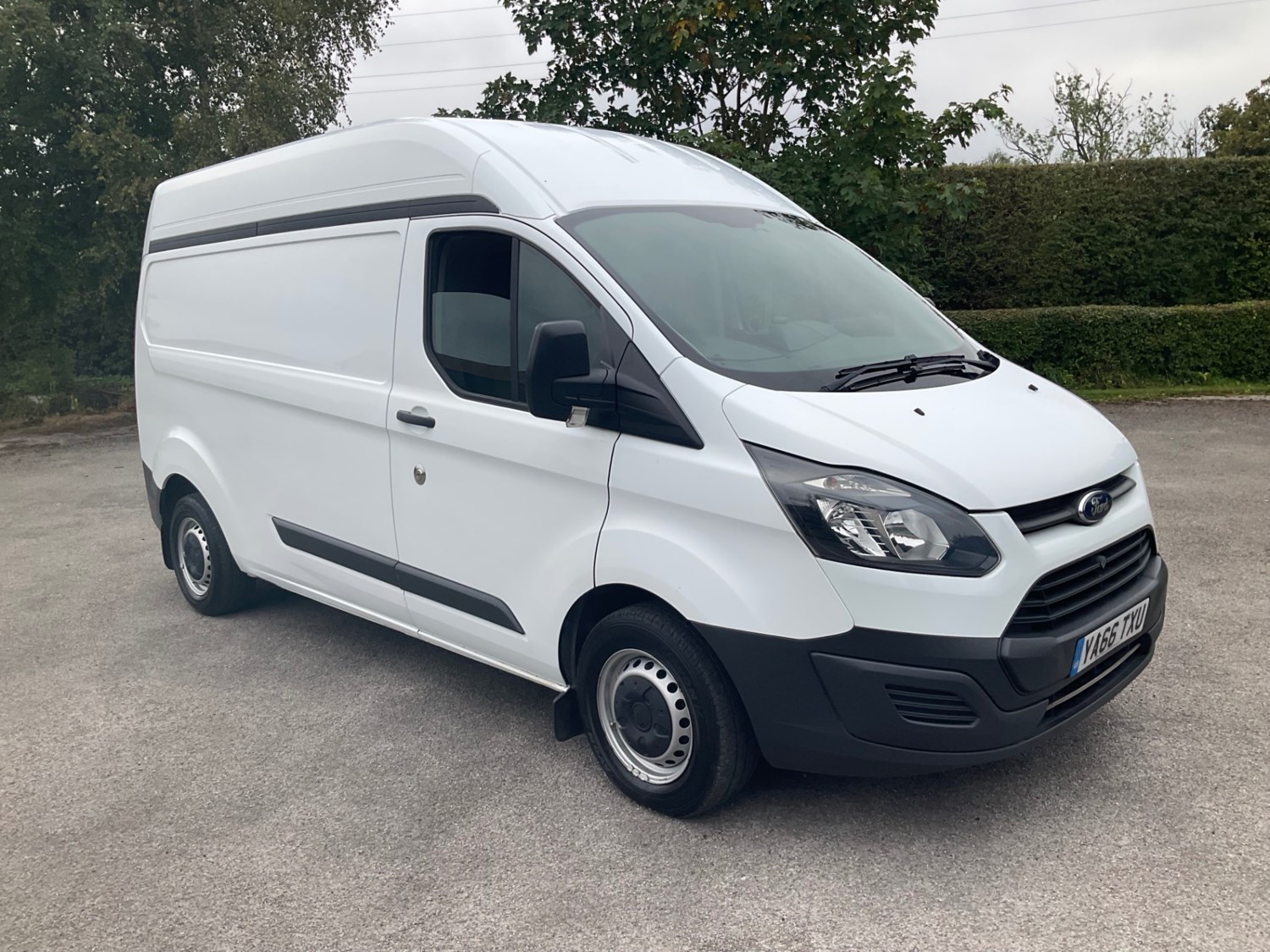 Ford Transit Custom Listing Image