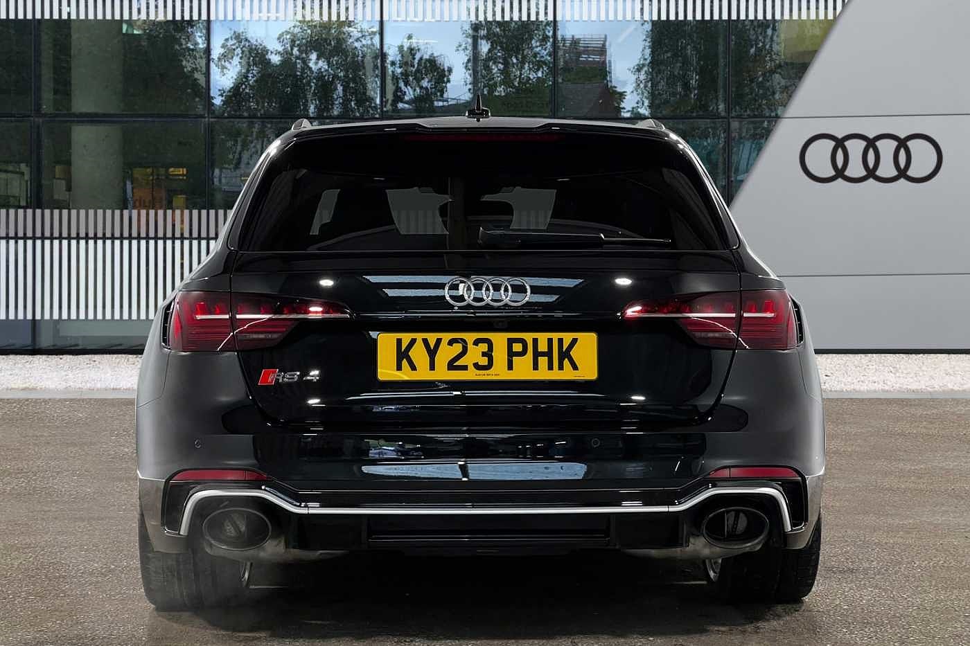 Audi RS4 Listing Image