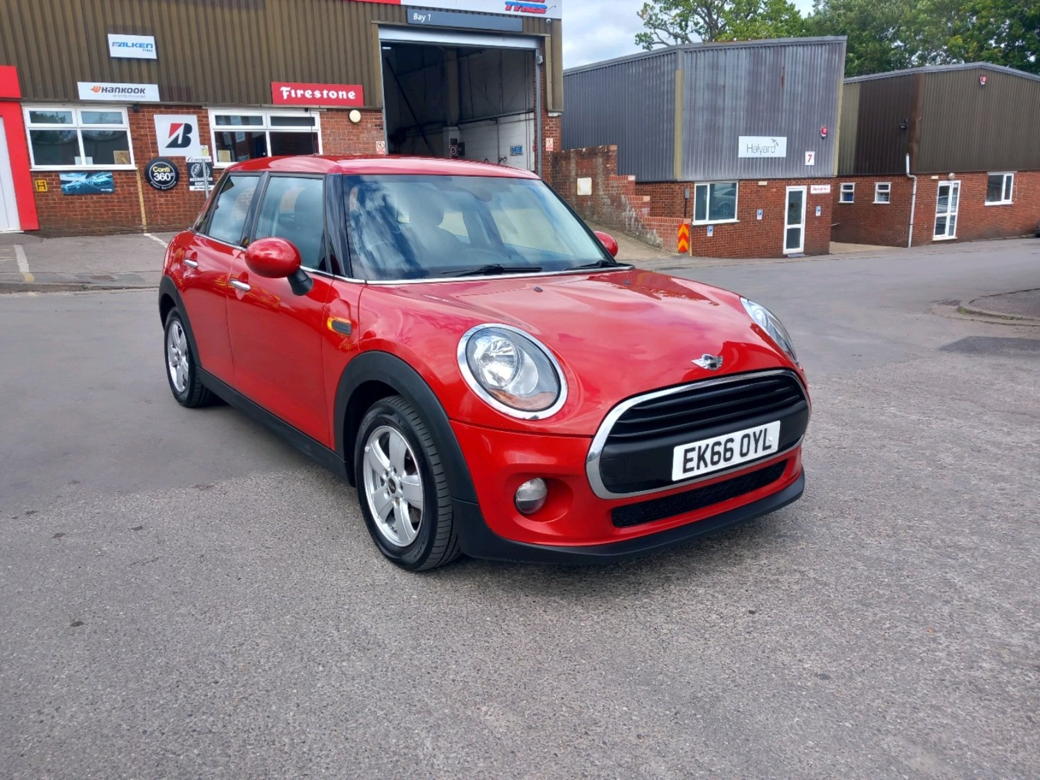 MINI Hatch Listing Image