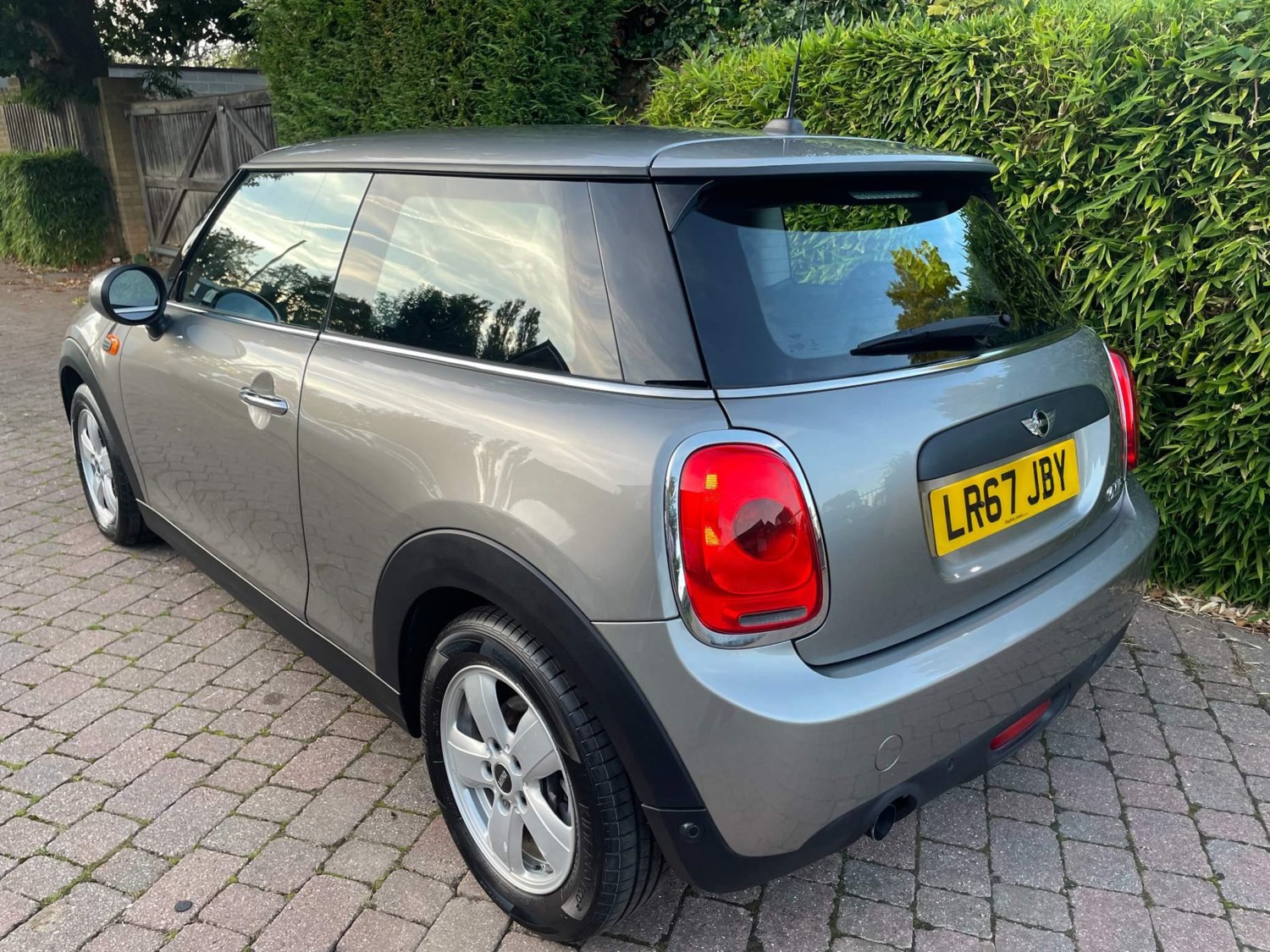 MINI Hatch Listing Image